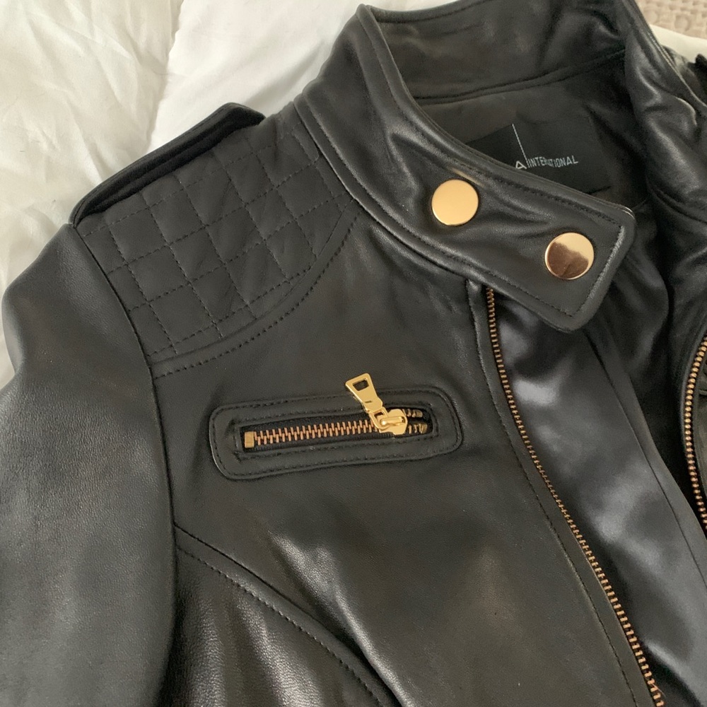 Black leather jacket - Picture 5 of 7